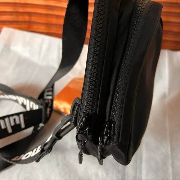 lululemon the rest is written Black Bag with Adjustable crossbody Straps - Picture 5 of 16